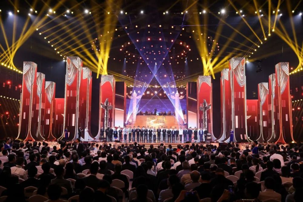 华表奖重启,获奖全名单——_腾讯新闻