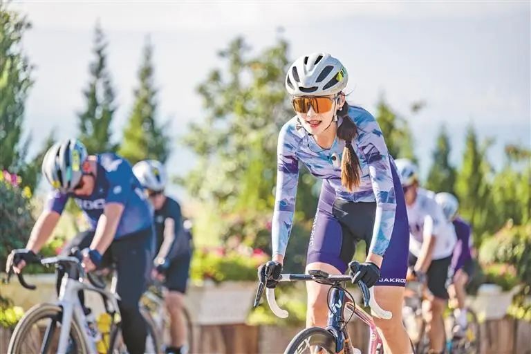 美女博主推荐!深圳宝藏骑行路线在这里～_腾讯新闻