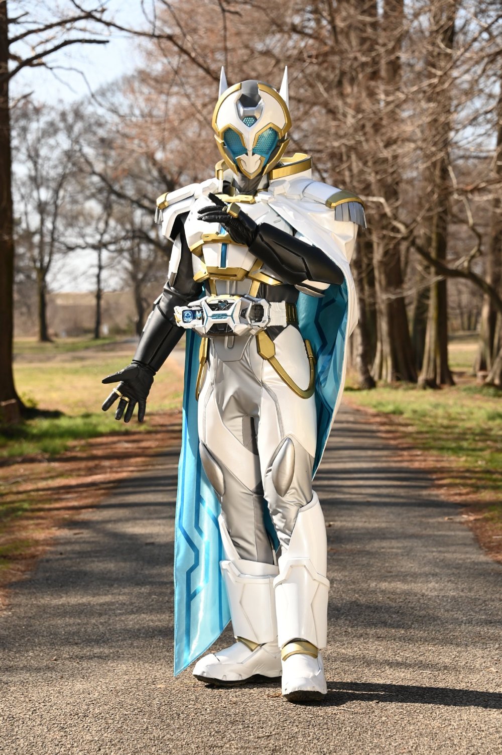 假面骑士zein全身皮套图公开 界外者第三话将于7月23日放送-腾讯新闻