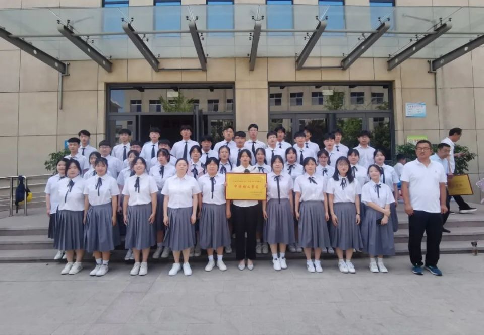 以美育人 蓓蕾初绽——定兴职教中心学子参加定兴县"马兰花开遍太行山