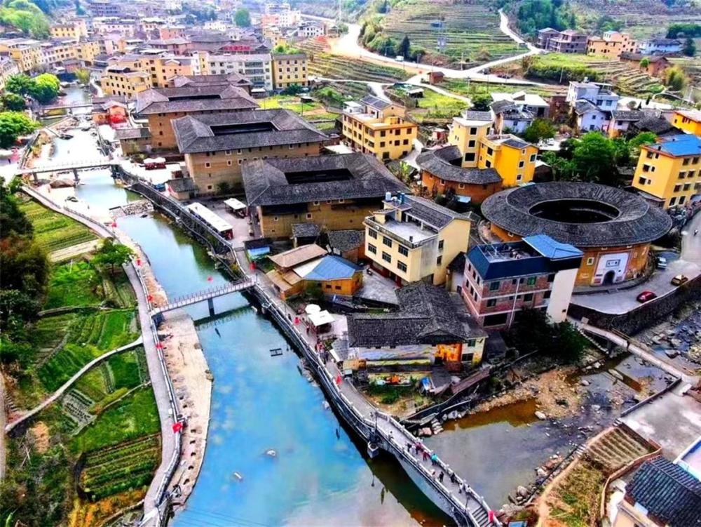 福建永定南江村山清水秀美江南