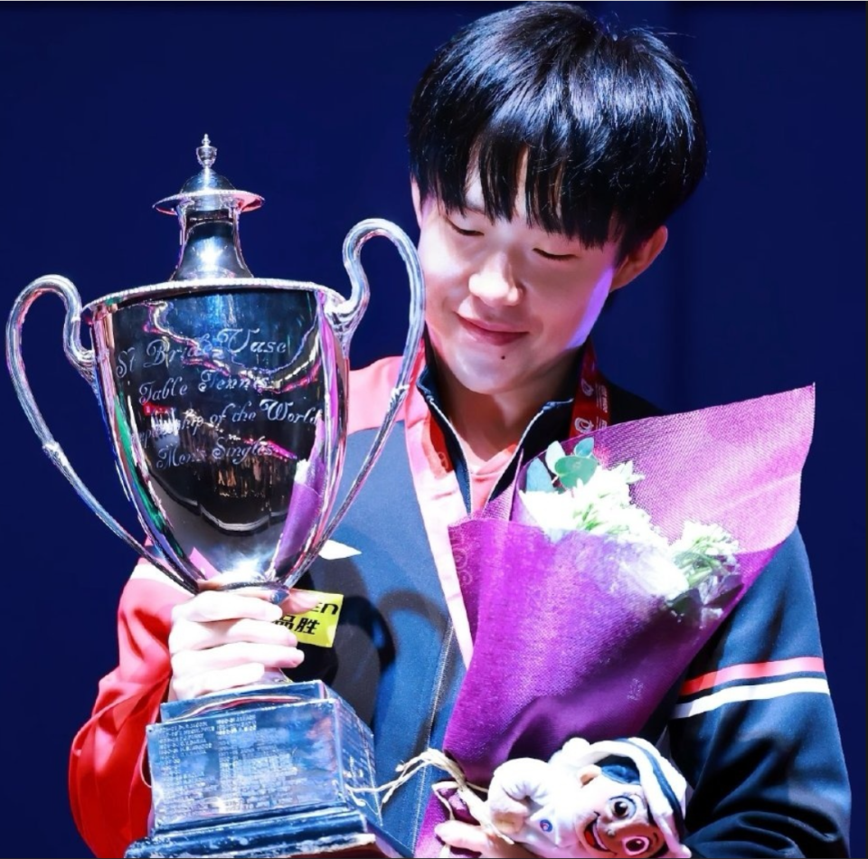 闫安：王楚钦多哈世锦赛夺冠 北京队教练张雷花上万元把签名球台买回来