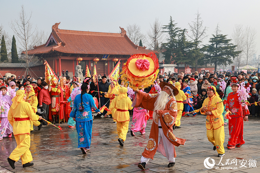 安徽涡阳老子庙会重启:欢声笑语中尽显浓浓烟火气_腾讯新闻