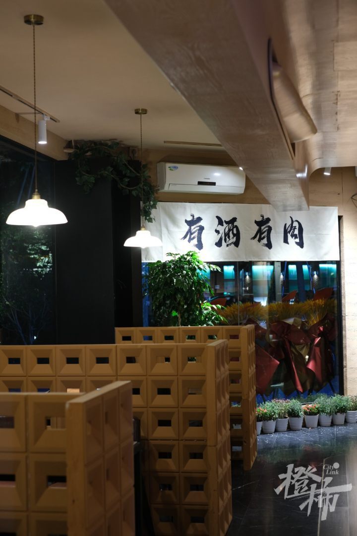 南山路开花房,北山路来了外婆家,西湖边的吃喝花样又翻新了