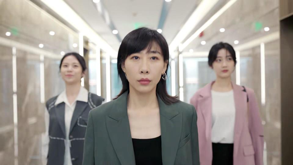 任素汐一场醉酒哭戏,戳破成年子女与父母关系的真相_腾讯新闻