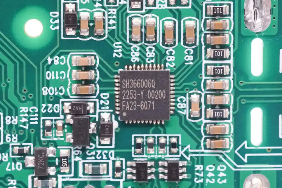 sinowealth中颖sh366006是一款2-4串的锂电池保护芯片,内置fusion