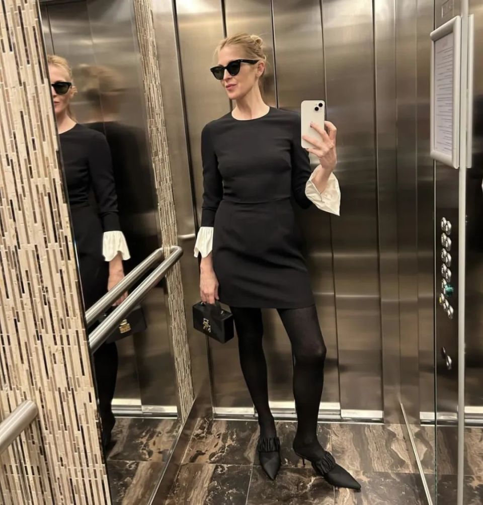 没错,能从十八岁穿到八十岁的玛丽珍!▼她经常穿的就是carel的玛丽珍.