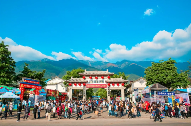 漫话三月街|三月街是这样发展而来_腾讯新闻
