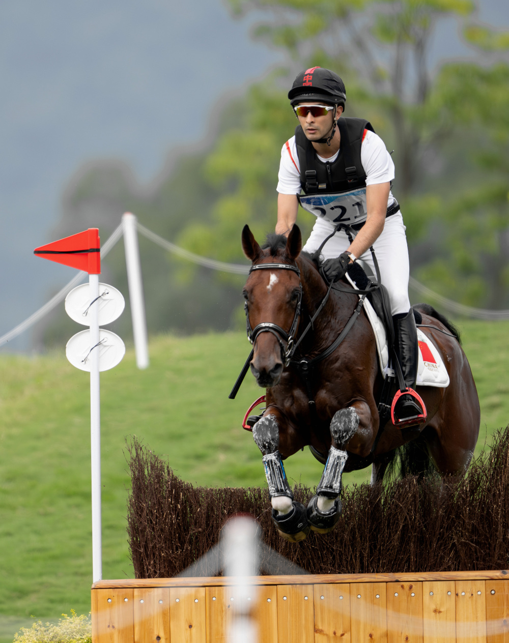 马术三项赛越野赛团体赛及个人赛赛况