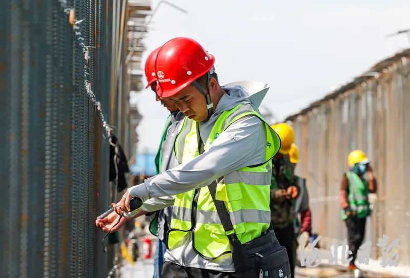 他们在雄安,坚守岗位度"五一"