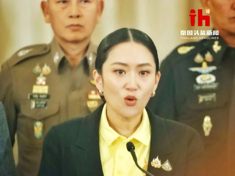 泰国总理佩通坦因通话争议被要求罢免，她能