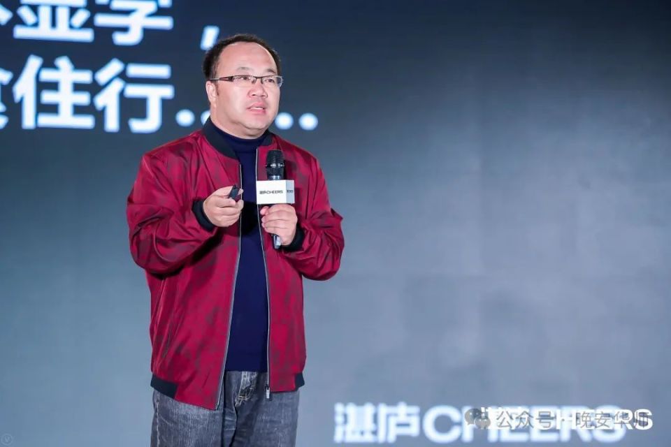 "心理学有独到的看问题视角,各行各业若能深入了解心理学知识,对个人