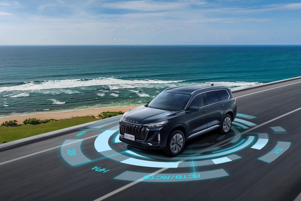 奔驰同款内饰,动力全新升级,全新揽月上市,18.99万起_腾讯新闻