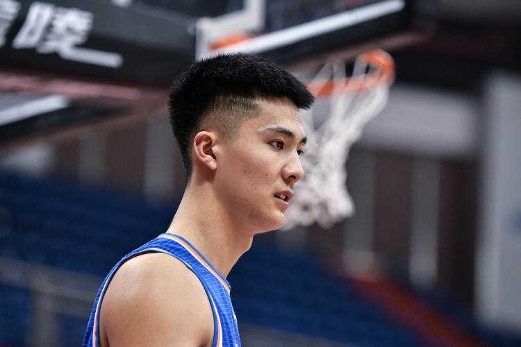 朱松玮从三人篮球菜鸟到打满九站积分赛从未想过放弃