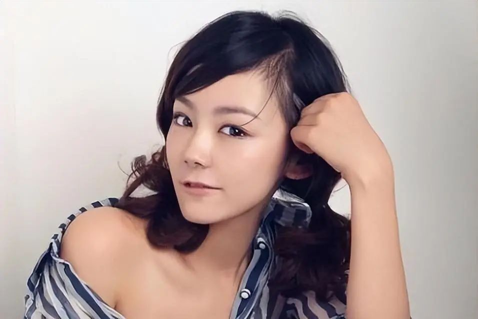 当年不顾批评执意做裸模,衣不蔽体接受采访的苏紫紫,如今怎样了