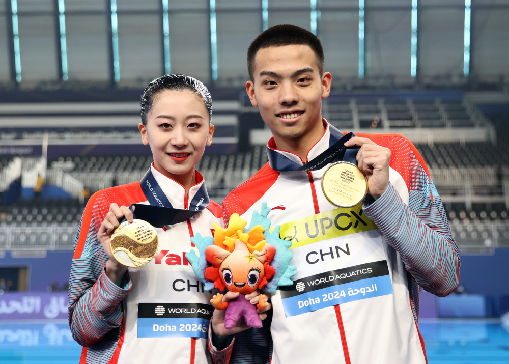 花样游泳——混双自由自选:程文涛/石浩玙夺冠_腾讯