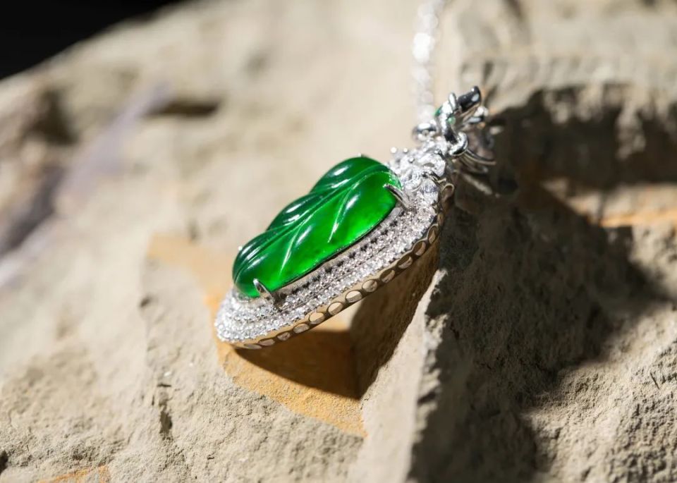 花了不到400块,我戴上了动辄几万块的翡翠,不开玩笑