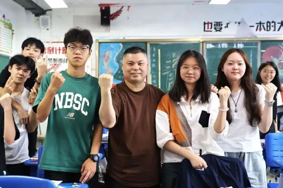 逐渐告别也意味着你与整个世界真正的邂逅泸州市合江县马街中学考点