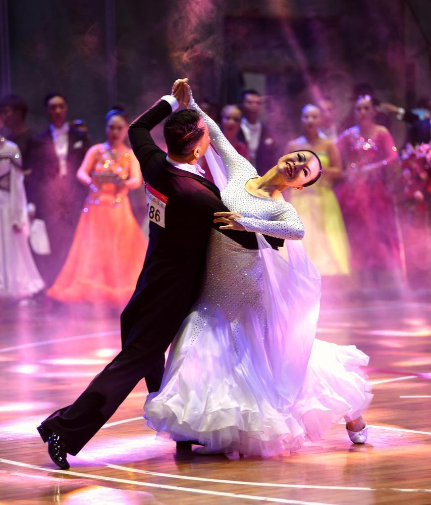 深圳龙岗横岗街道荣获全国交谊舞大赛多项大奖_腾讯新闻