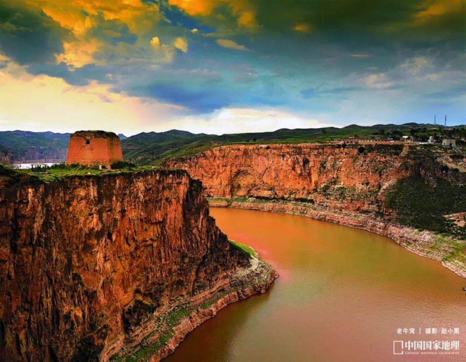 长河与长城连结,烽燧相望,堡寨相连它与长城结伴而行黄河晋陕大峡谷