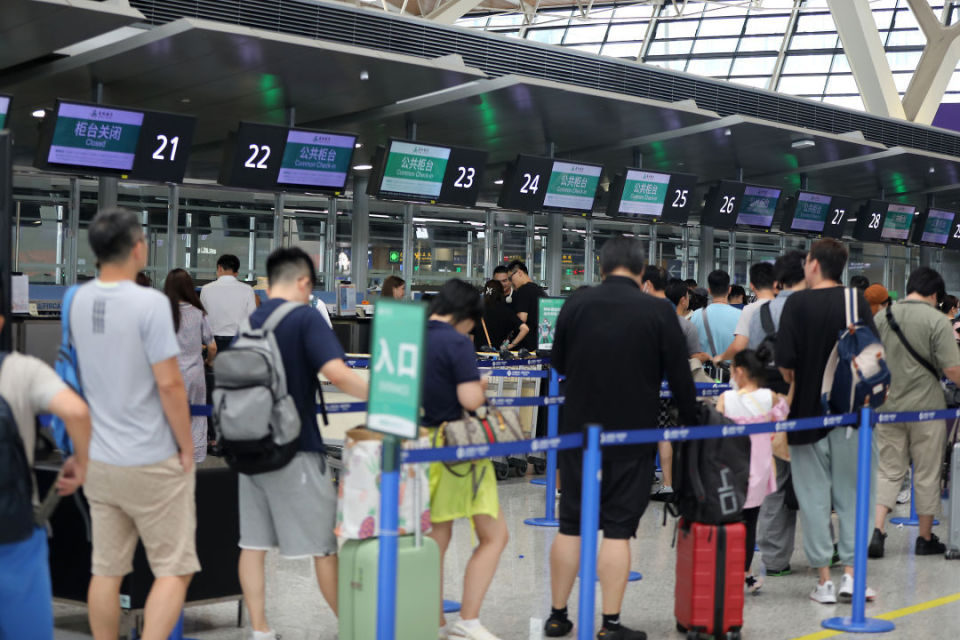 全国政协委员,春秋航空董事长王煜:盲目打造枢纽机场百害而无一利