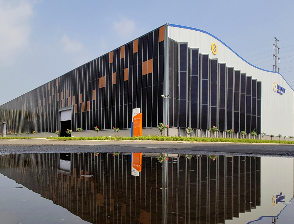 泰安首个绿色建材光伏发电项目实现并网发电