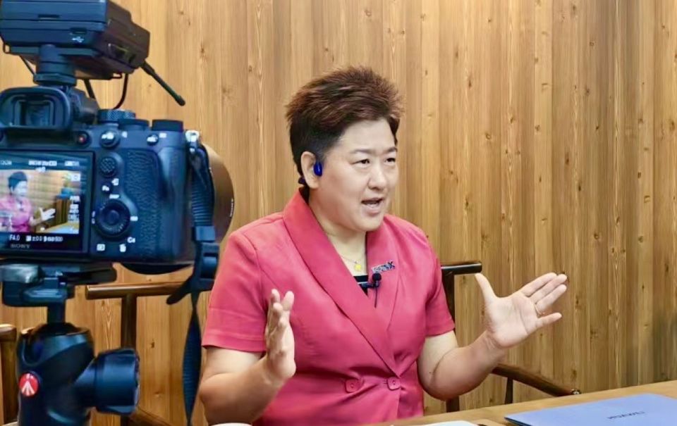 iCANX国际科学家联合会主席张海霞：“把年轻人的创造力逼出来”_腾讯新闻