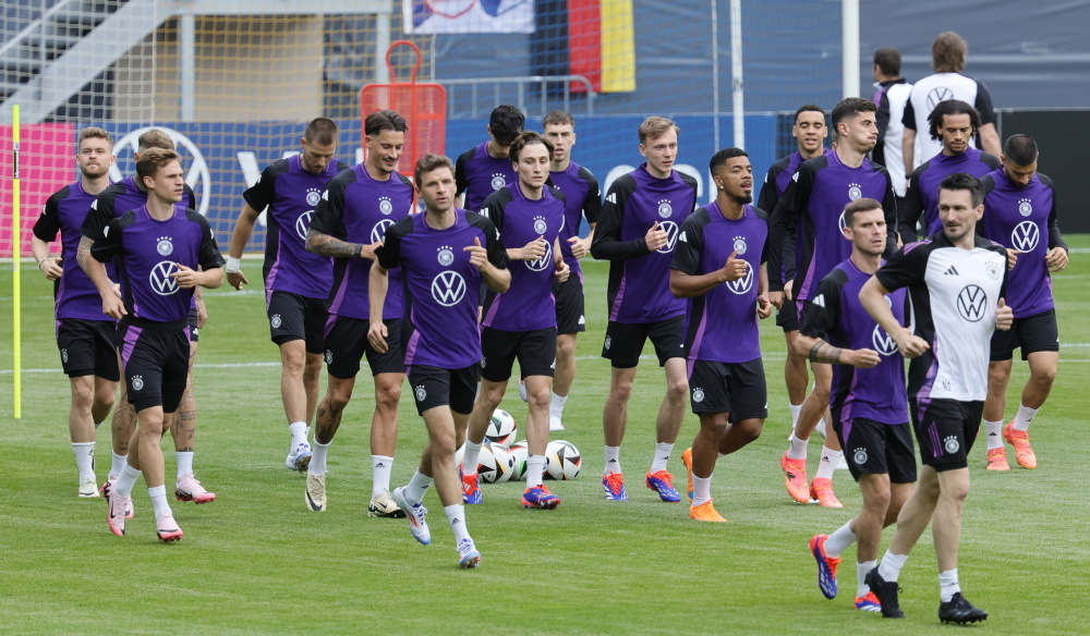 足球——德国队备战欧锦赛