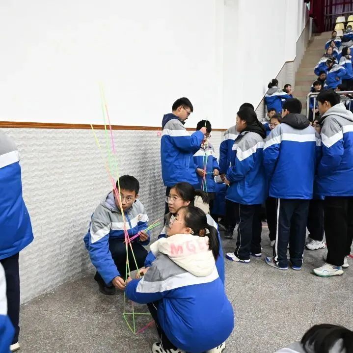 构建"n 5"大科学课程体系,举办"小哥白尼"科技节……各地在孩子们心中