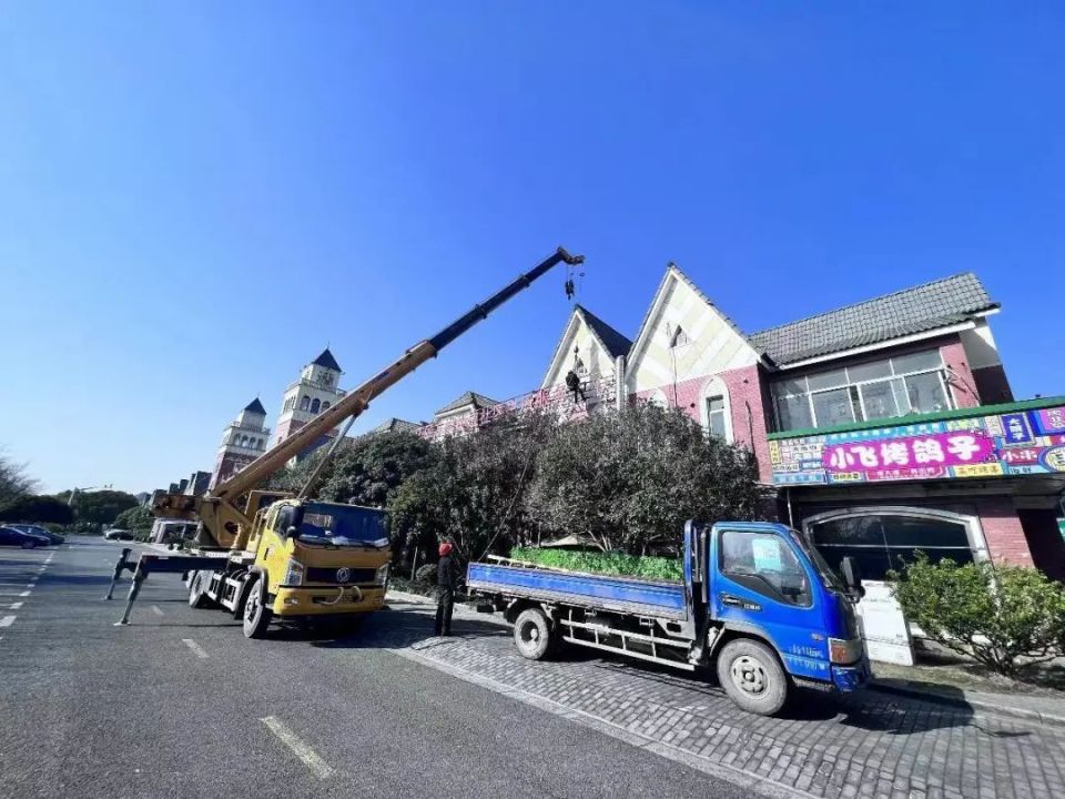 方松街道开展违规户外广告牌专项整治_腾讯新闻