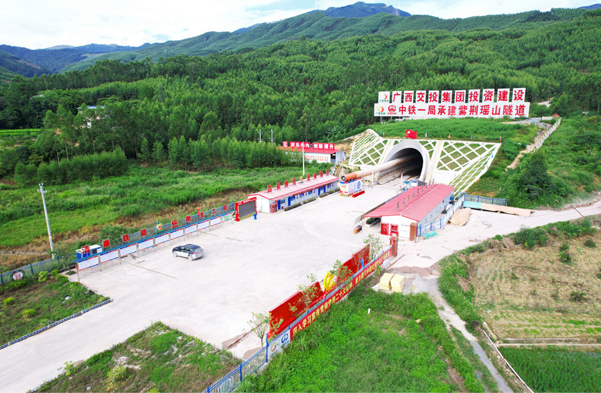 广西柳梧铁路:奔跑在项目建设的"春天里"_腾讯新闻