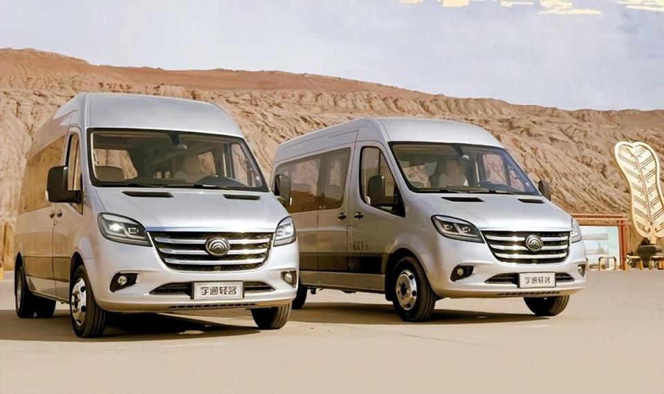 宇通新款商务车亮相,侧滑门,2 1 2 2布局,搭载2.3t柴油动力