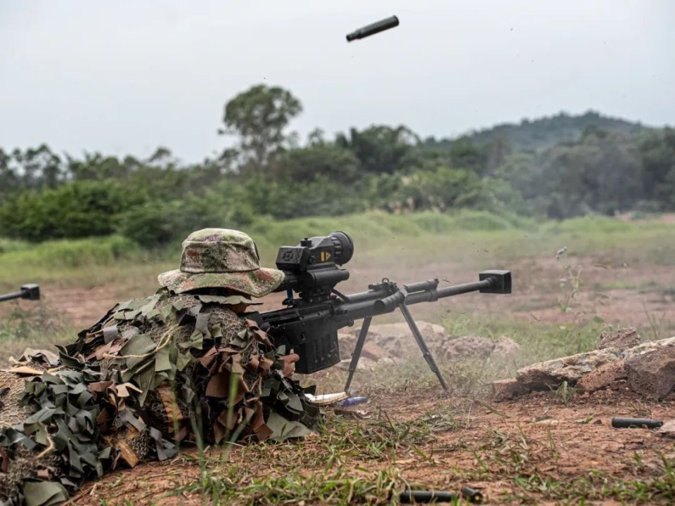 丛林深处,狙击手集训进行时!