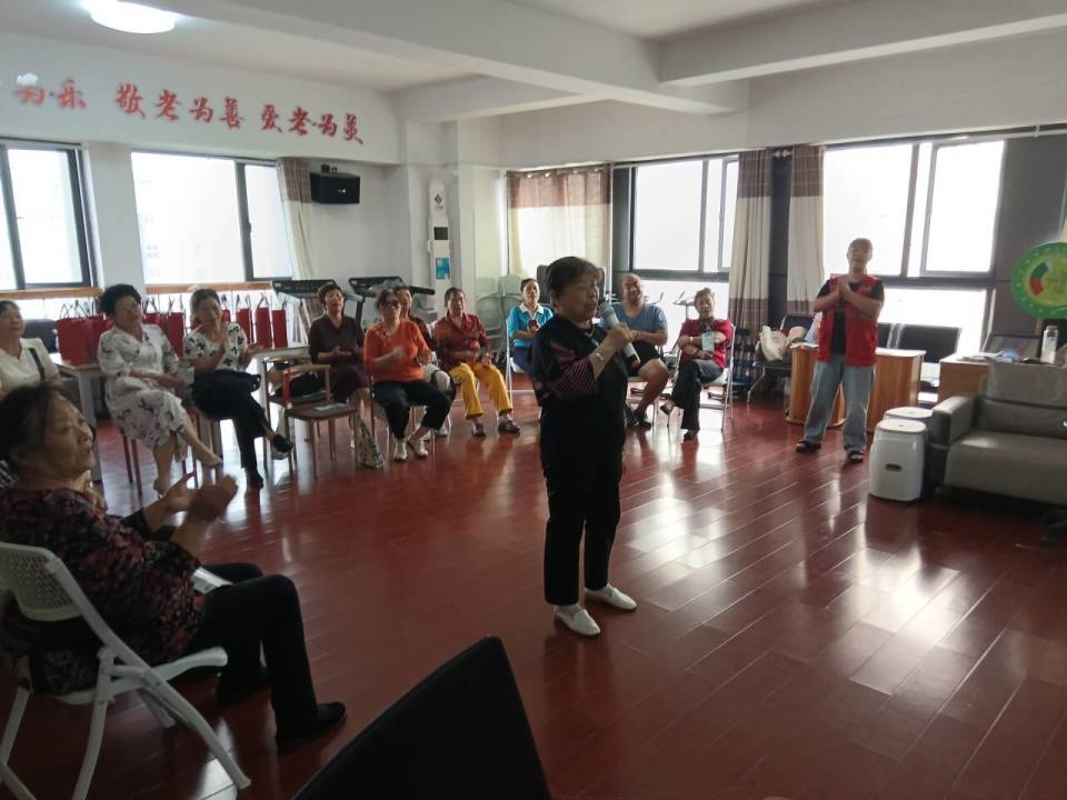 登台秀才艺，邻里话温情，新都社区开展老年人风采展示活动_腾讯新闻