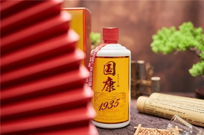 坤沙工艺耗时一年,每一步都得精细操作,国康的酒还得窖藏五年,如此