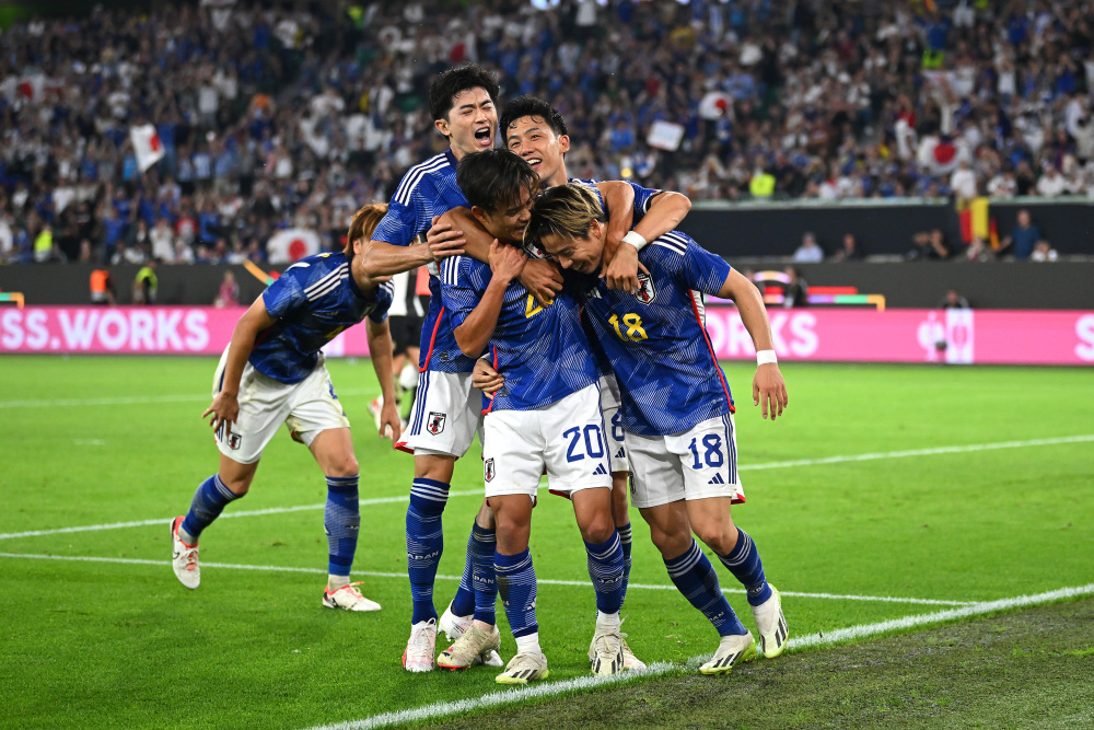 日本队4-1大胜德国!伊东纯也传射久保健英两助攻