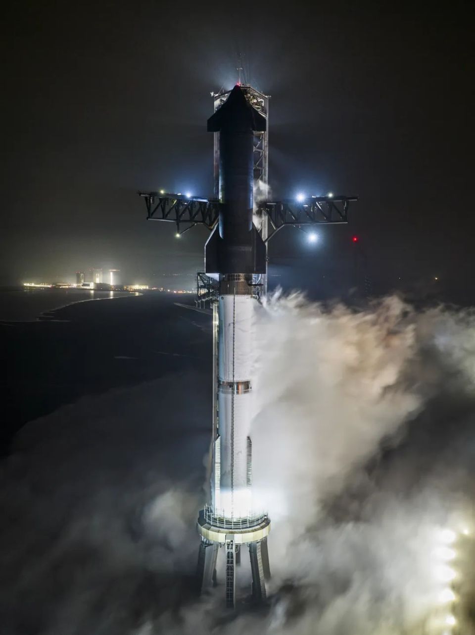 就昨晚,马斯克的大火箭正第三次挑战太空,还没炸