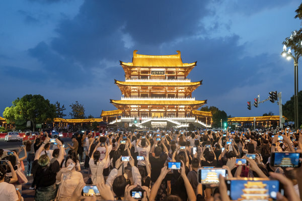 杜甫江阁,长沙季高兔窝窝乐园,湖南博物院,橘子洲等纷纷进入歌