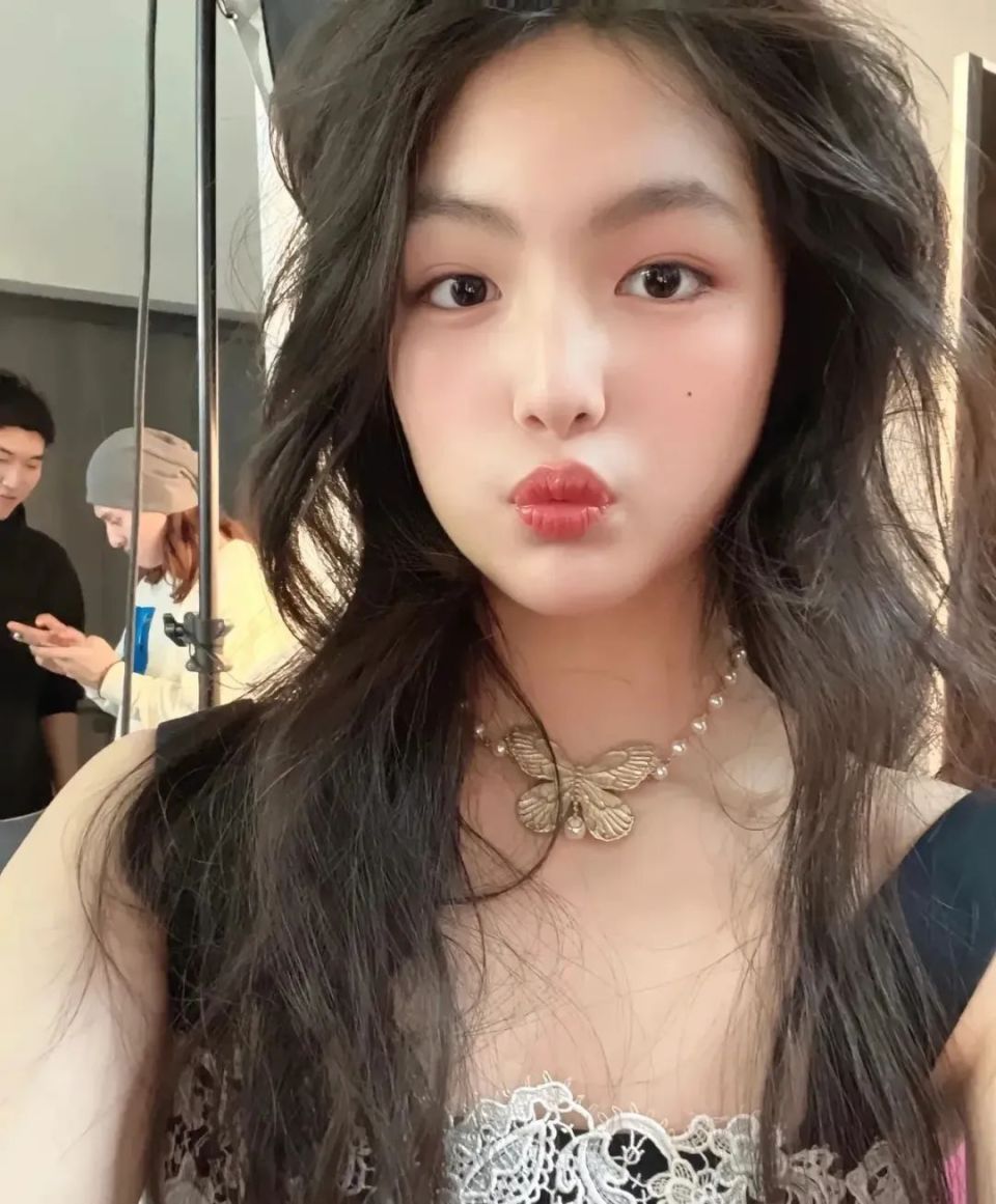 14岁王诗龄准备出道了?与李湘合拍大片 一套穿搭能顶普通人一年工资!