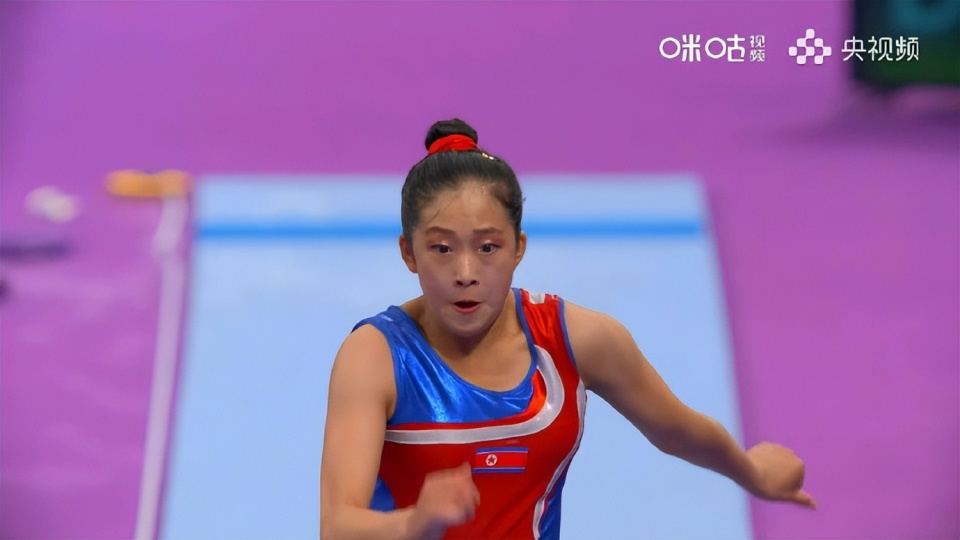 杭州亚运会女子跳马决赛,虞琳敏获得铜牌,48岁老将丘索维金娜获得第四