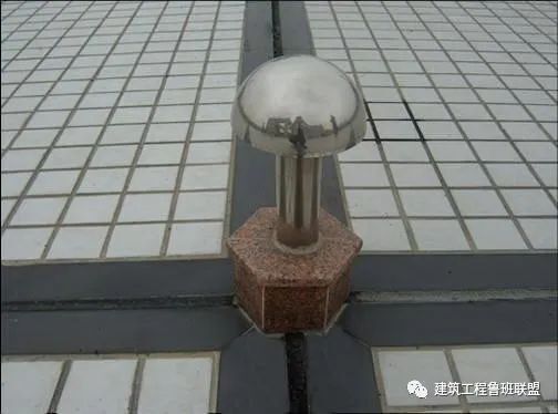 屋面为什么要做排汽管?终于找到原因!