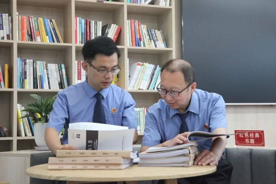 沈阳市高新区检察院第一检察部张澎,董宇鹏2名干警获评"2022年度查处