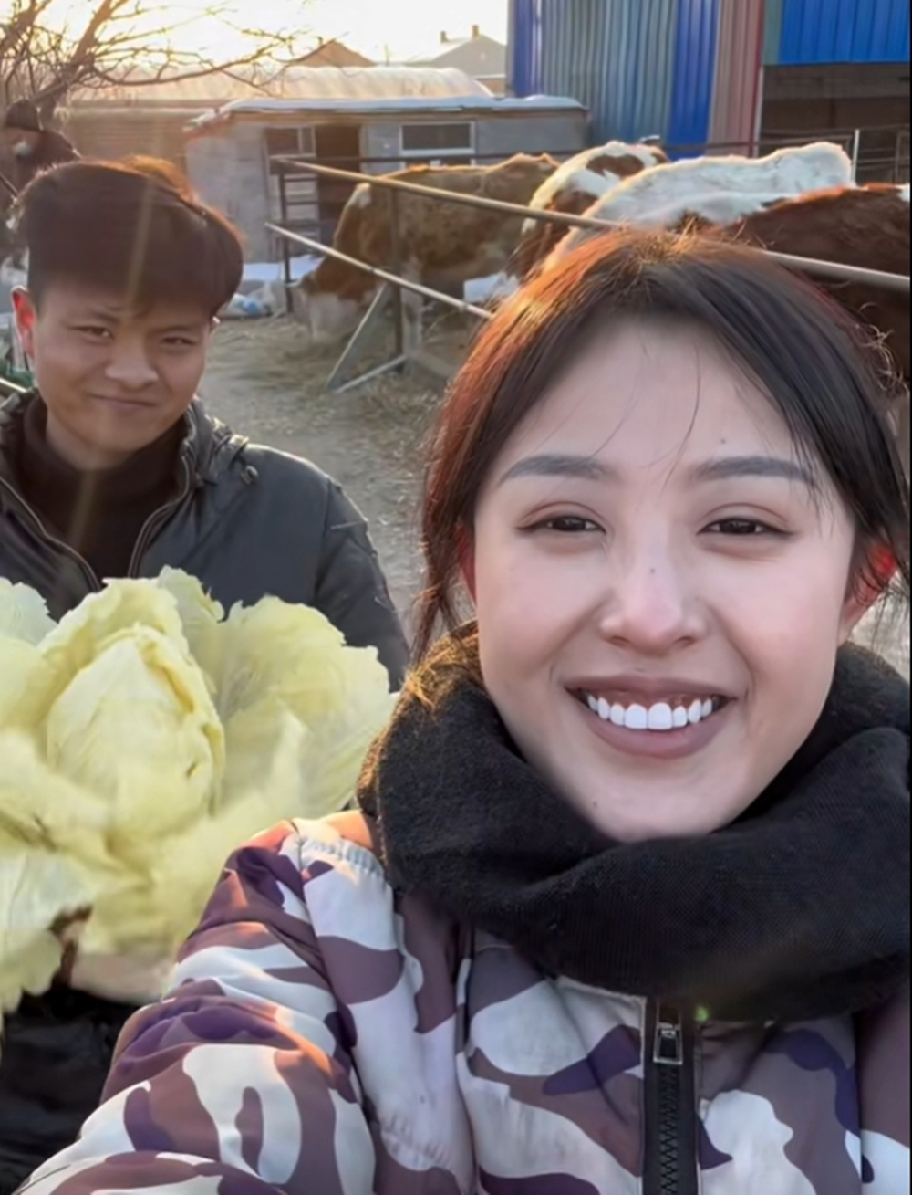 网红牛魔王夫妇内讧,曝小阿俏真实嘴脸,吃人血馒头牵扯东北雨姐_腾讯