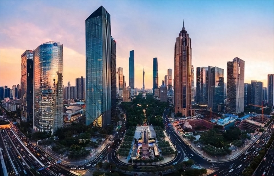 广州是华南地区的经济,金融和贸易中心,也是粤港澳大湾区的核心城市之