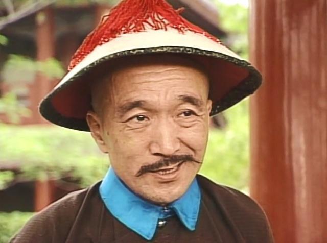 电视剧《宰相刘罗锅》中的刘墉在历史上真不是罗锅也不是宰相吗?