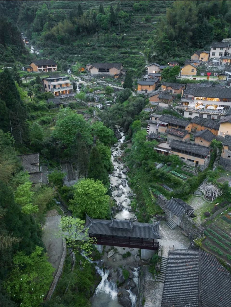 三站:白银谷-坑根石寨ns让回忆即刻定格更有超多打卡点在上升中俯瞰山