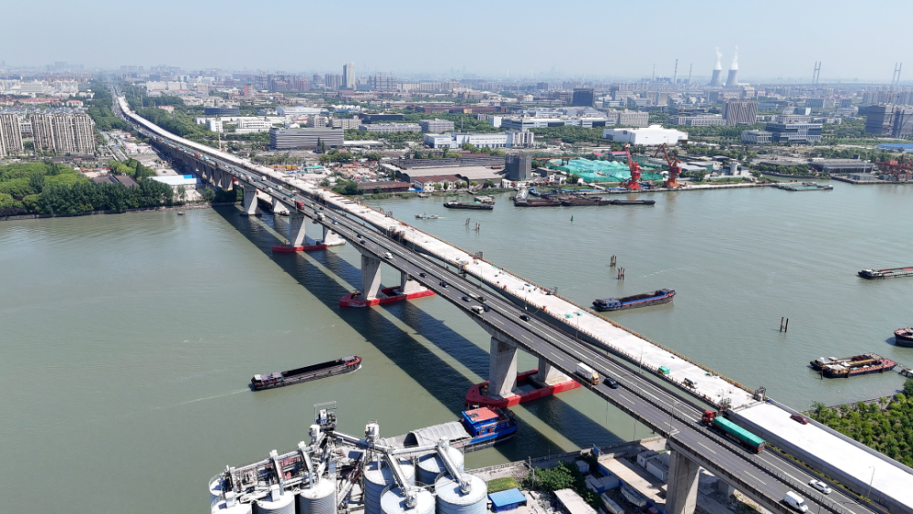 奉浦大桥"防撞条"升级了,桥墩防撞能力提升至5000吨级