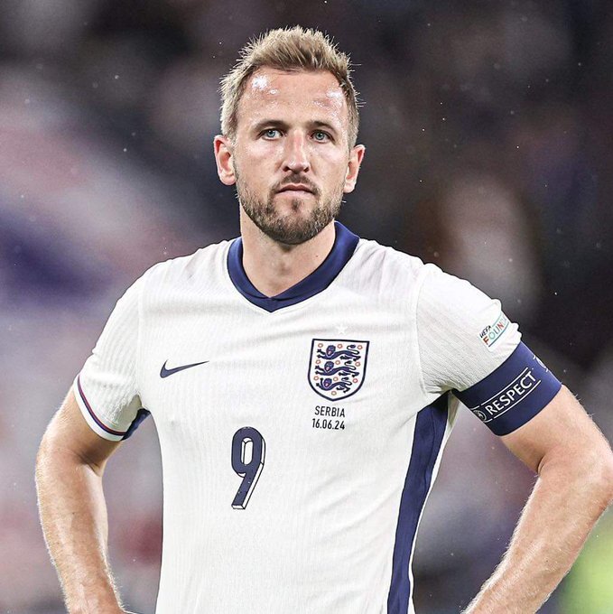 凯恩原本有机会在欧洲杯弥补遗憾,英格兰队却倒在了决赛.