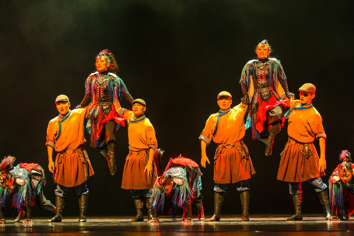 荷花奖民族民间舞终评继续上演蒙古族舞马铃儿摇响幸福歌再次惊艳亮相