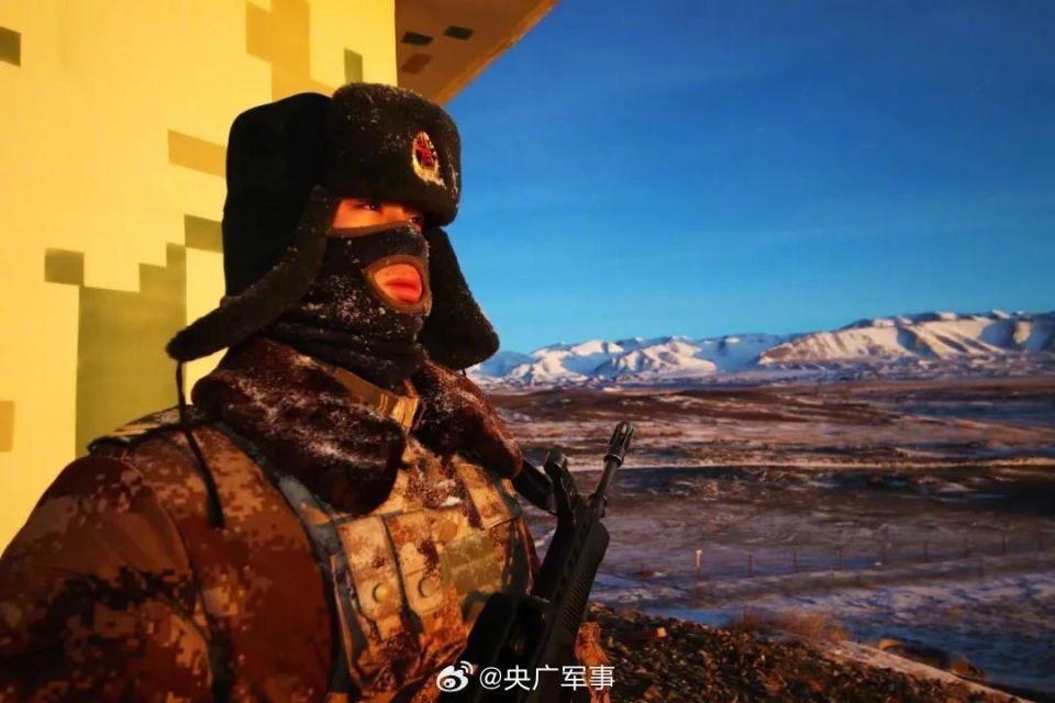 美且霸气军人版工作妆好震撼